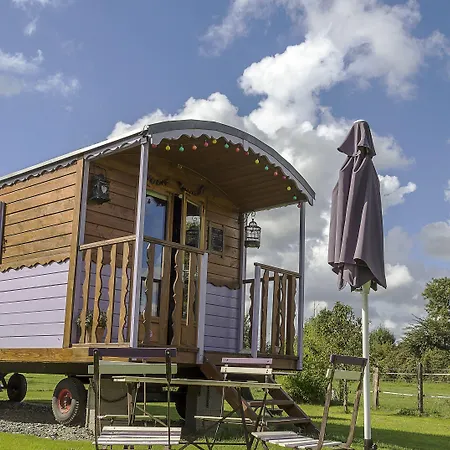 Les Roulottes De La Brauderie Brissarthe