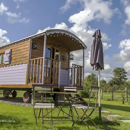 Les Roulottes De La Brauderie ベッド・アンド・ブレックファスト 3*