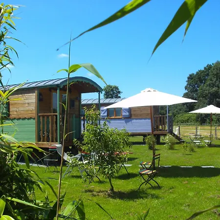 לינה וארוחת בוקר Les Roulottes De La Brauderie Brissarthe