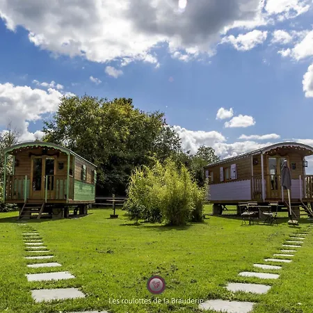 לינה וארוחת בוקר Les Roulottes De La Brauderie 3*