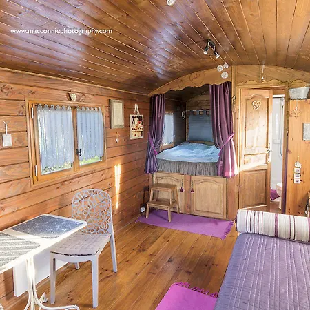 Les Roulottes De La Brauderie 3* Brissarthe