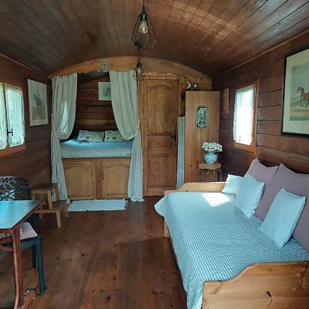 Les Roulottes De La Brauderie 3* Brissarthe