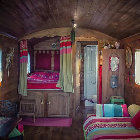 Les Roulottes De La Brauderie 3* Brissarthe